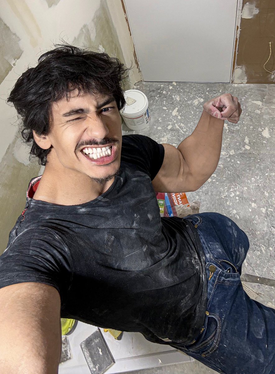 brownboyfitt's tweet photo. Your hardworking future husband 👷🏽‍♂️ https://t.co/rJTPavF2x0