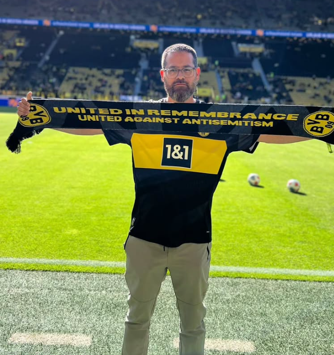 Antifa_Ultras tweet media