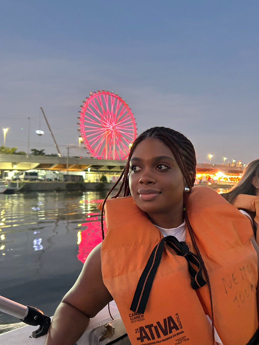 ana júlia tweet media