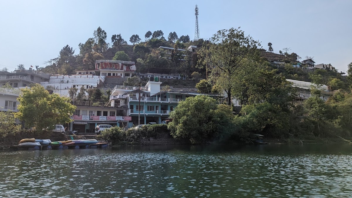 audiala_app's tweet photo. In the Kumaon hills of Uttarakhand, there is a lake with exactly nine corners. Naukuchia Tal — the "lake of nine corners" — and no one has fully explained why nature carved such precise geometry into the Himalayan forest floor. https://t.co/DRTSnfnUP3