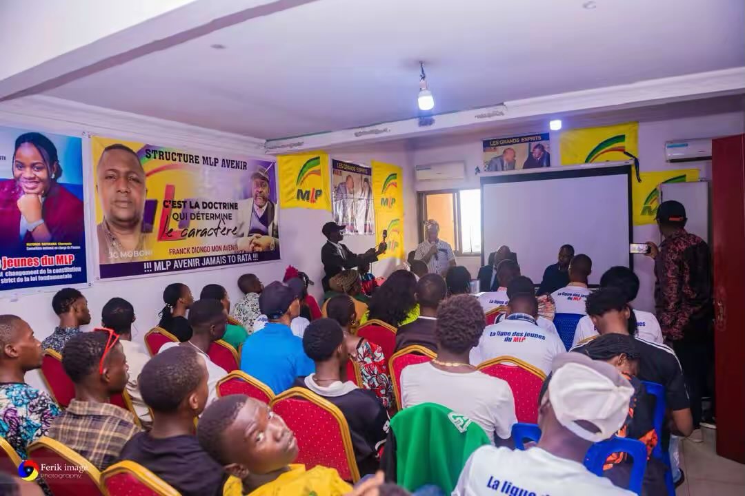 jeunesseMLP's tweet photo. Matinée politique de la Ligue des jeunes du MLP 🇨🇩 : mobilisation ferme contre toute modification de la Constitution.
L’ Hon. Franck Diongo appelle au réarmement moral et à la vigilance de la jeunesse.

Protéger la Constitution ! https://t.co/X7KWGJQRaR