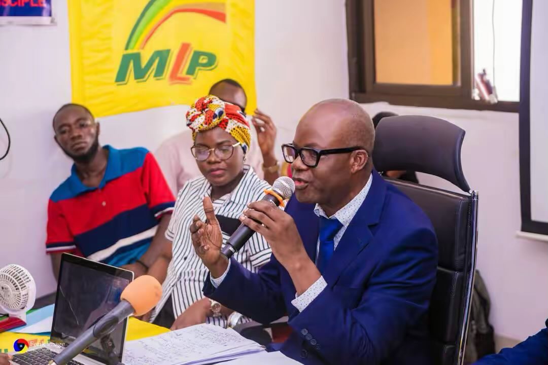 jeunesseMLP's tweet photo. Matinée politique de la Ligue des jeunes du MLP 🇨🇩 : mobilisation ferme contre toute modification de la Constitution.
L’ Hon. Franck Diongo appelle au réarmement moral et à la vigilance de la jeunesse.

Protéger la Constitution ! https://t.co/X7KWGJQRaR