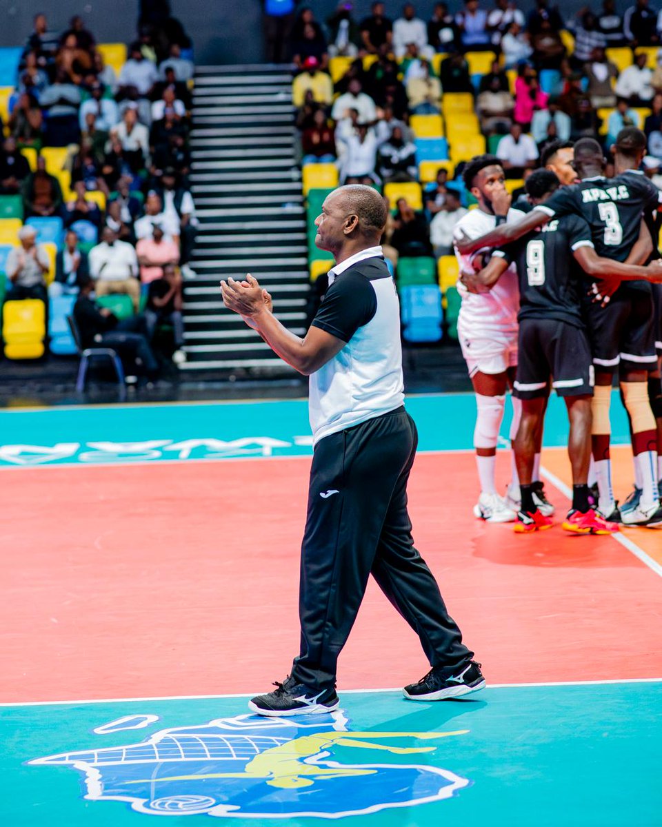 umunotanews's tweet photo. APR VC yatsinze Nigeria Customs Service amaseti 3-2 ( 25-21, 21-25, 21-25, 26-24, 15- 9) mu mukino wa Kane wo mu Itsinda A muri Shampiyona Nyafurika yʼAmakipe yʼAbagabo muri Volleyball iri kubera mu Rwanda.

Uyu mukino wari ukomeye cyane wabereye muri BK Arena kuri iki Cyumweru, usize APR FC ikandagiye muri 1/8 hakibura umukino umwe, mu gihe ine yose imaze gukinwa yayitsinze . #UmunotaNews #MAVCC2026