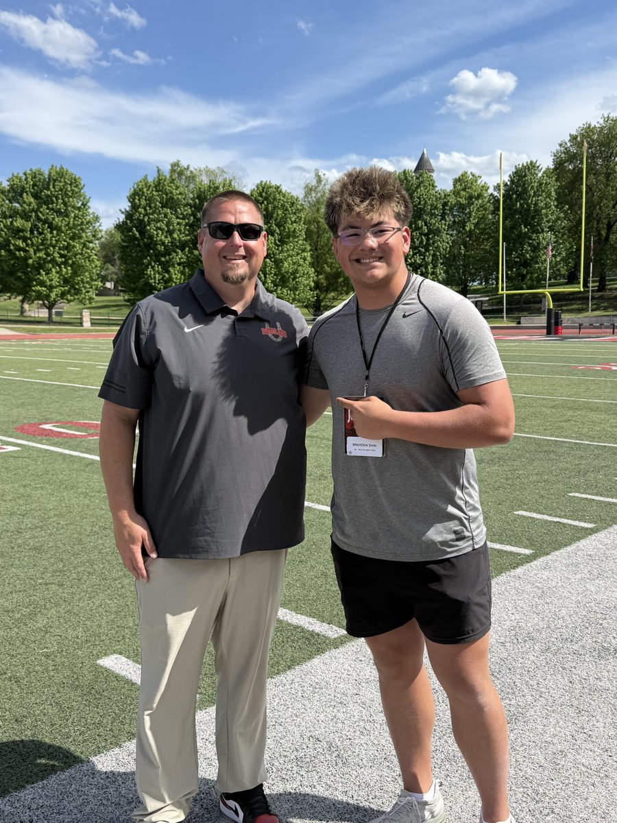 braydenshin1's tweet image. Had an amazing JR day visit at @UCentralMO this past Saturday. Thank you to all the players @UCMFootballTeam and coaches @CoachHoltzclaw @JoshLamberson for making the day special. 

Look forward to being back in June for camp. #GoMules 

@OWFootball @VerbalCommit_KC