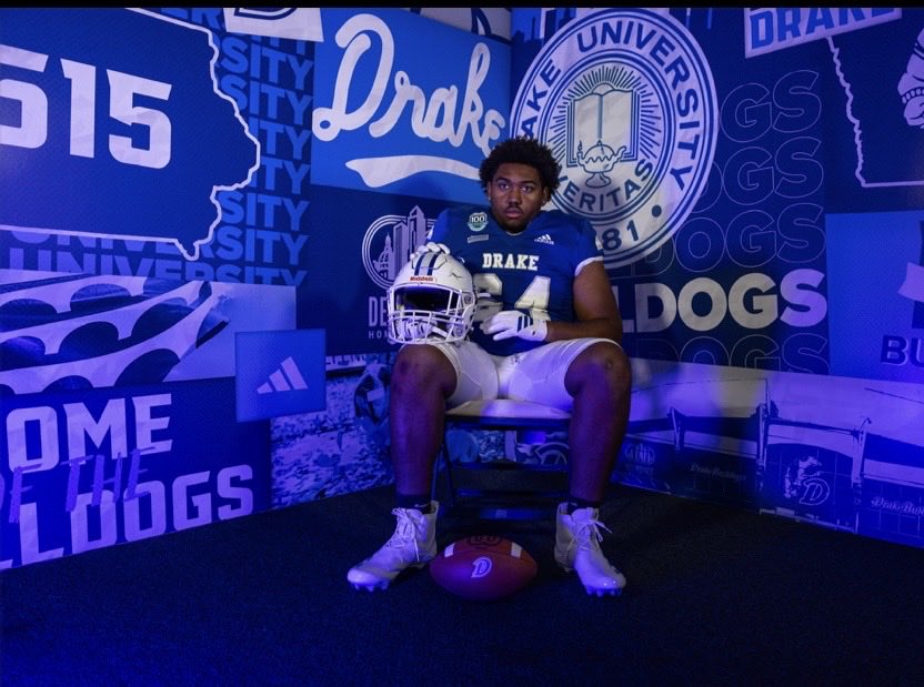 Tre75wince's tweet photo. Had a great time on my official visit to Drake University @coach_crabbDU https://t.co/hTNjNPnUnq