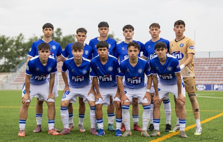 RMolinadeportes's tweet photo. Y @UnionMolinense regresa a la liga Nacional juvenil, tras pasearse por la categoría. 

ENHORABUENA EQUIPO https://t.co/APREzLa5zH