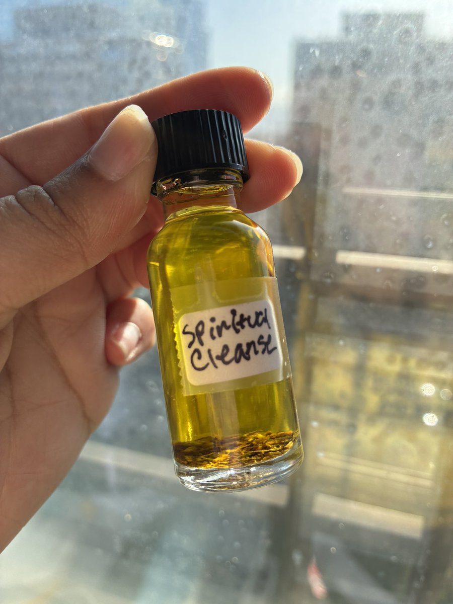 MysticsLili's tweet image. Spiritual oils in stock !!!😍 lili-mystics.square.site #explorepage✨ #spirituality #witch #magicoils #spiritual