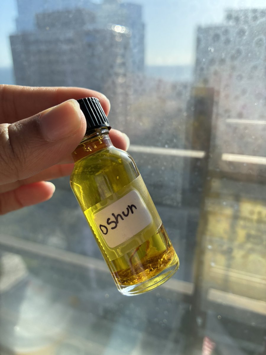 MysticsLili's tweet image. Spiritual oils in stock !!!😍 lili-mystics.square.site #explorepage✨ #spirituality #witch #magicoils #spiritual