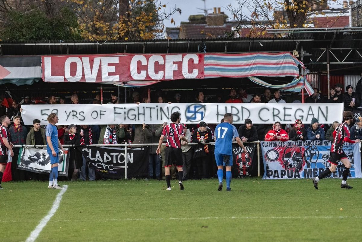 ultras_antifaa's tweet image. #England — Clapton Punks, the anti-fascist supporters group of Clapton CFC, celebrated its 10th anniversary, and as expected, the stands were full of wonderful banners and flags. 

A great interview/article with them will be published very soon.