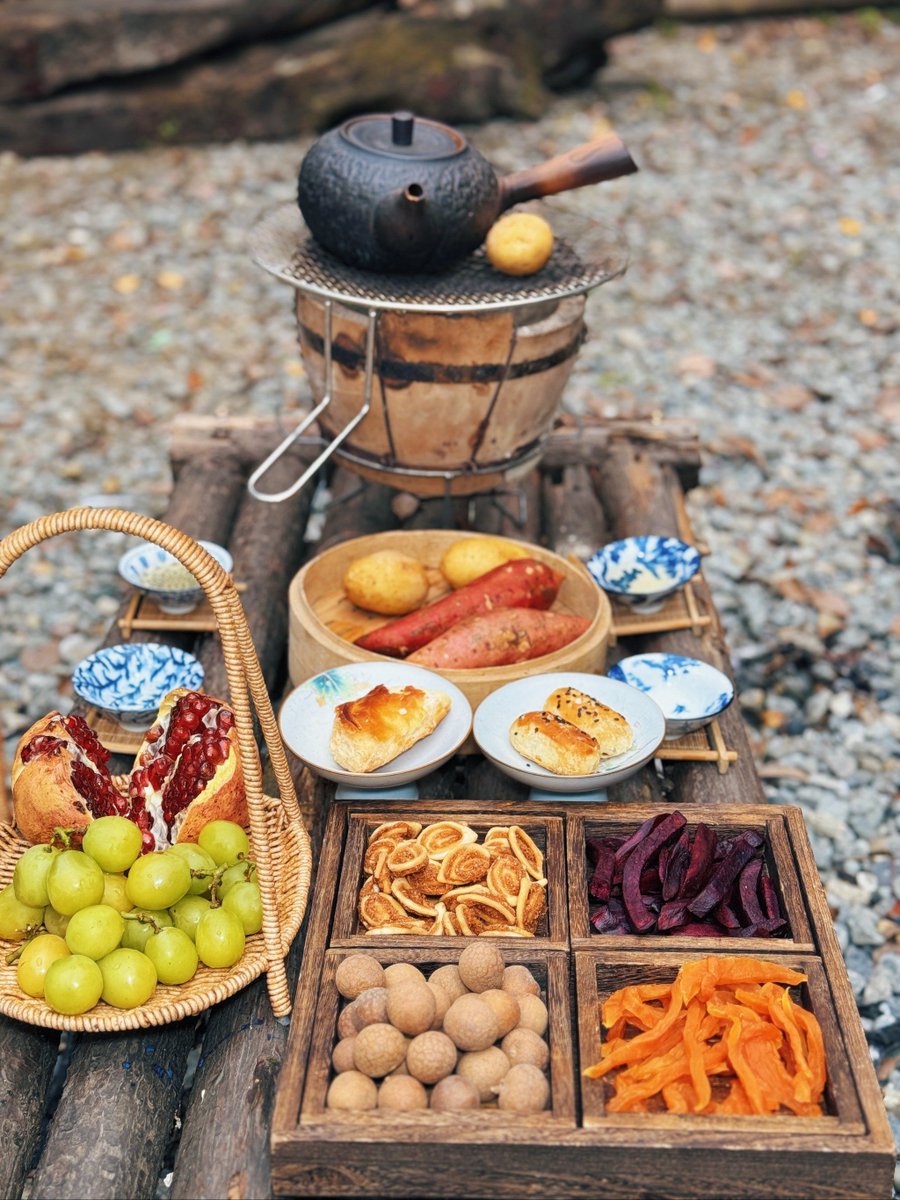 prizma1011's tweet image. Chasing sunsets, swapping screens for starry skies. Just us, tents, and the sound of crickets. Pure magic under the open sky  #CampingVibes #NatureLovers