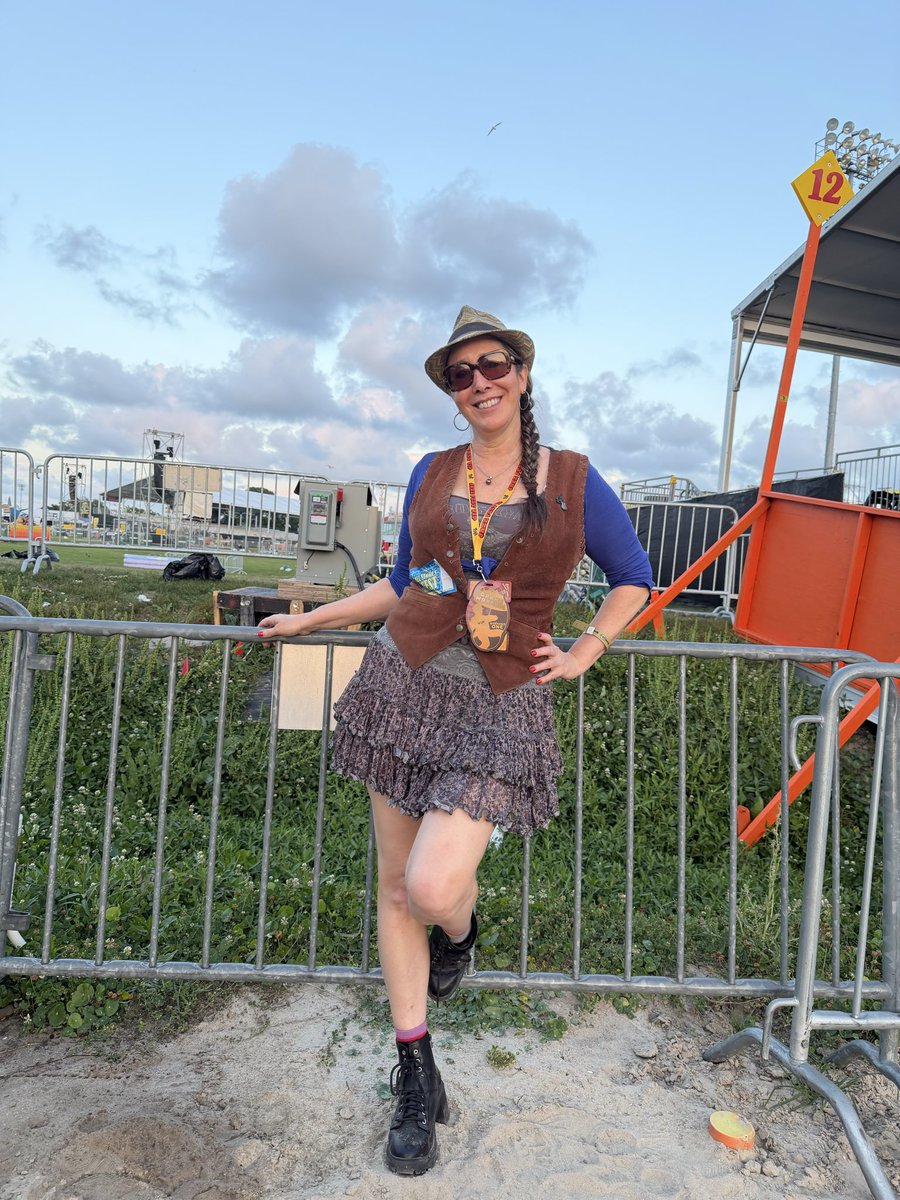 VOODOOSHOP's tweet photo. Happy Jazz Fest Y’all!!!🌞🎶💕⚜️ https://t.co/O54X9o3Yuw