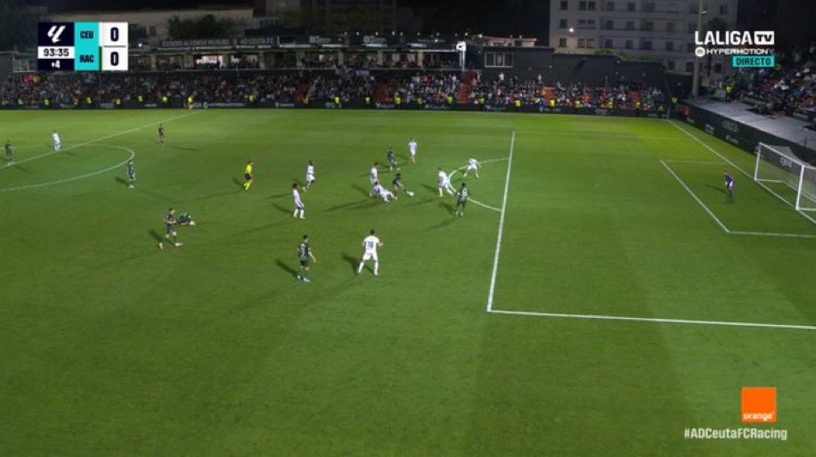 Estos dos goles han sido anulados por fuera de juego. Es un escándalo nunca antes visto.