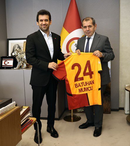 Sahaya atlayacak kadar geseyi seven bir bakan yardımcınız var <a href="/TCKulturTurizm/">T.C. Kültür ve Turizm Bakanlığı</a>