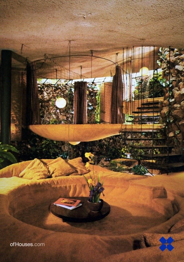 libra10584's tweet image. #Random, but new builds need to bring back conversation pits. They bring COMMUNITY. 🍷