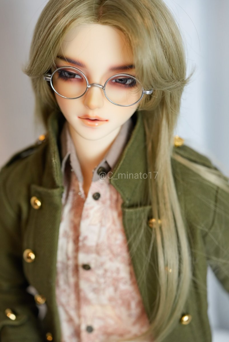 おはようございます😃
ここ2週間ほど朝作業していたせいか目が覚めたので笑
昨日お迎えした兄様を撮影してきました。ブース作って撮影するのは水曜日あたりにしようかなと。
改めてお迎えしたレダ・ヴェニルです。
我が家では「八雲(やくも)」という名前になりました😊