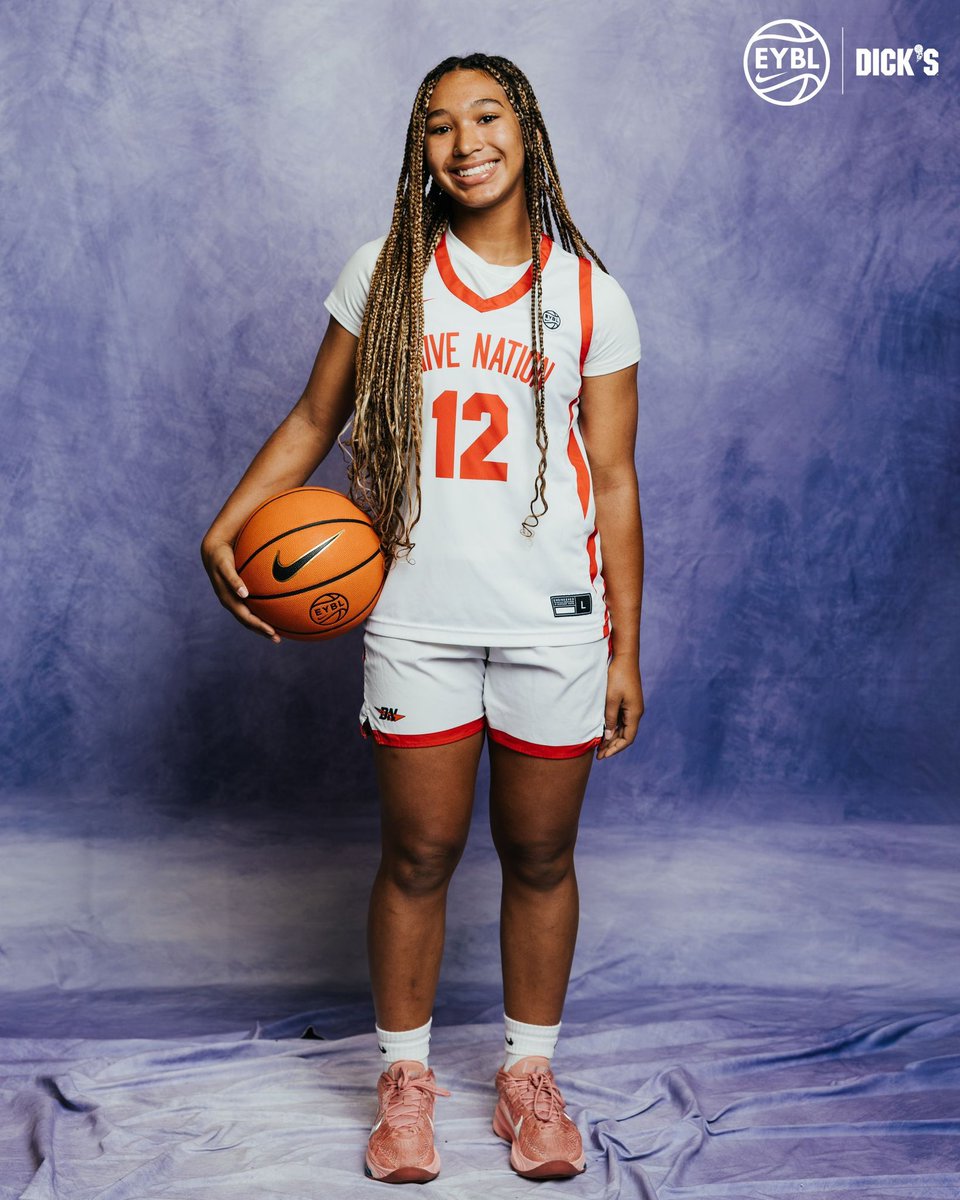 AshtenChilds's tweet photo. Nike EYBL Session 1 Phoenix, AZ
11 PPG
8.3 RPG (6th in EYBL)
3.3 AST
#eybl #nike #drivenation https://t.co/mJXZ1Tyk3r