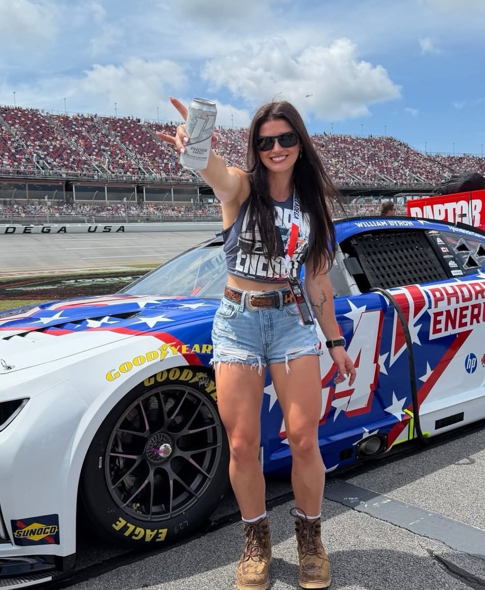 CATFISHGIRH's tweet image. Ppreciate y'all 🏎️😁🍒🥤🥳
#bruntworkwear #iam1stphorm
#talladega #superspeedway