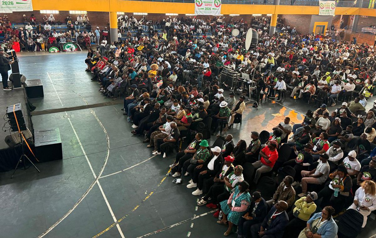 MDNnewss's tweet photo. Afrika Mayibuye Movement President Floyd Shivambu addressed a packed “No Freedom Day” community meeting in Orlando East, Soweto, today, Sunday 26 April, as the newly formed organisation ramps up its nationwide mobilisation drive. https://t.co/zkRjQrHZRJ