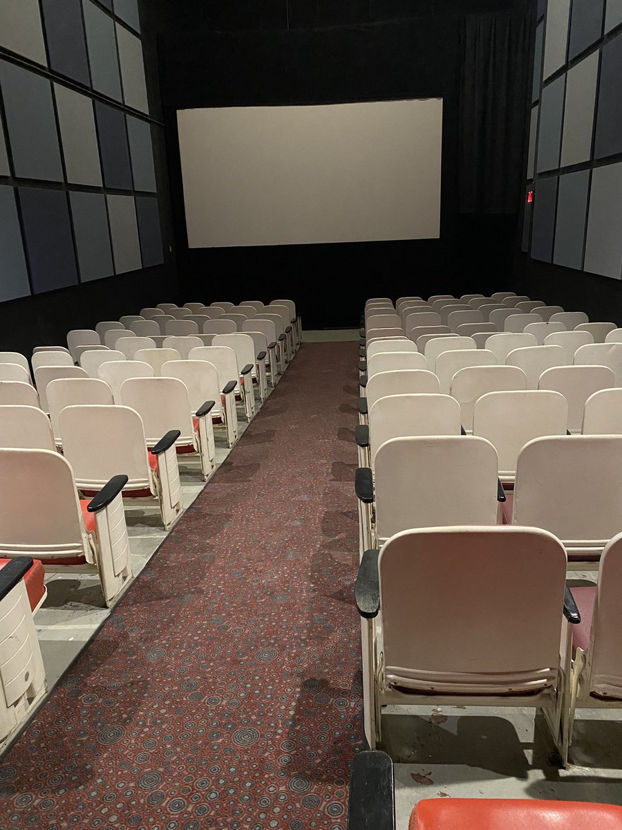 hamptonsroyal's tweet image. Opening weekend of “Michael” drew movie goers to theaters throughout the nation. We were certainly no exception as we headed out to see the King of Pop biopic at the NFAC at the Sapan Greenport Theatre. It’s a must-see and we give it two thumps up 👍👍

#michaeljackson #greenport