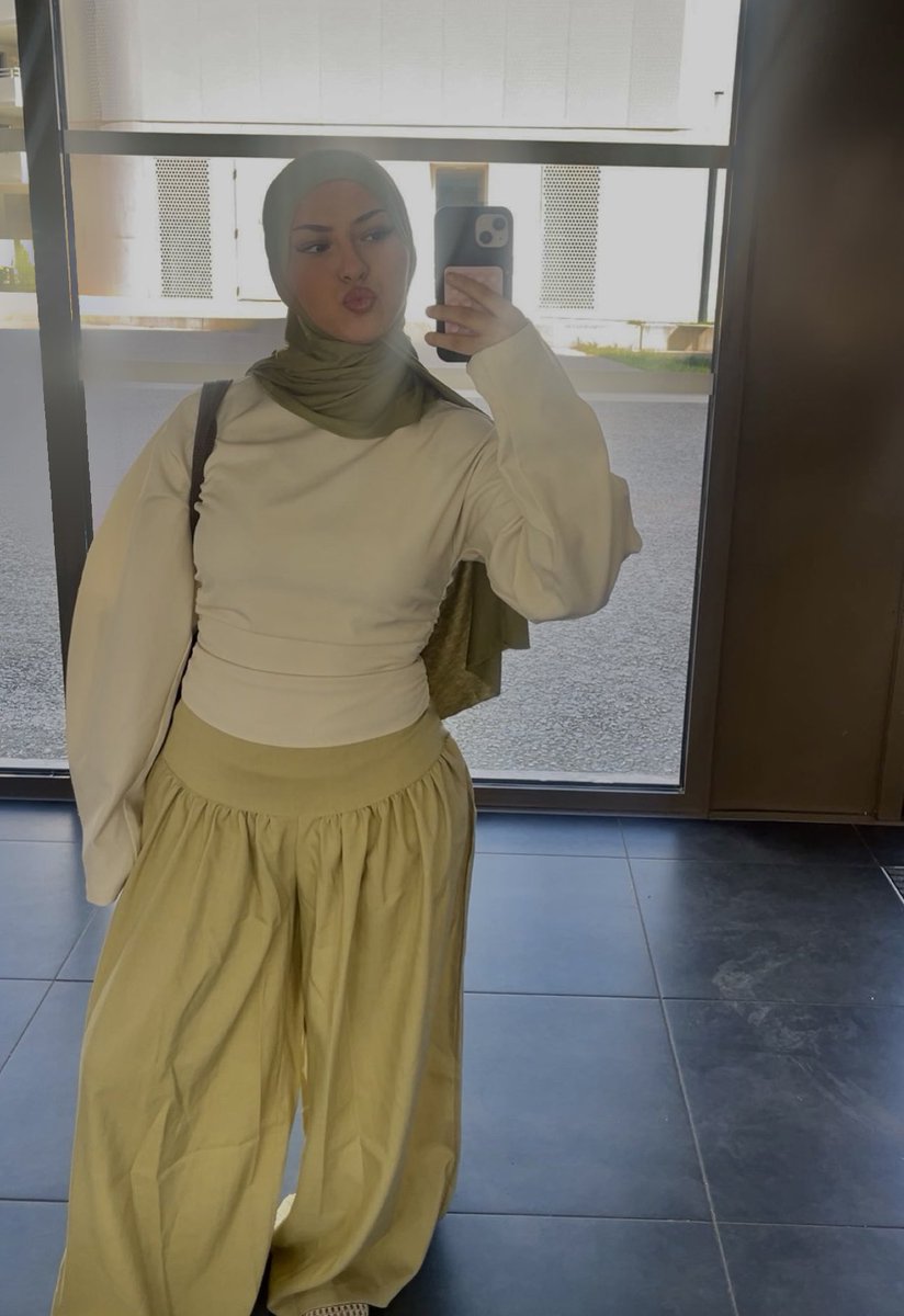 💋 ⁷ tweet media