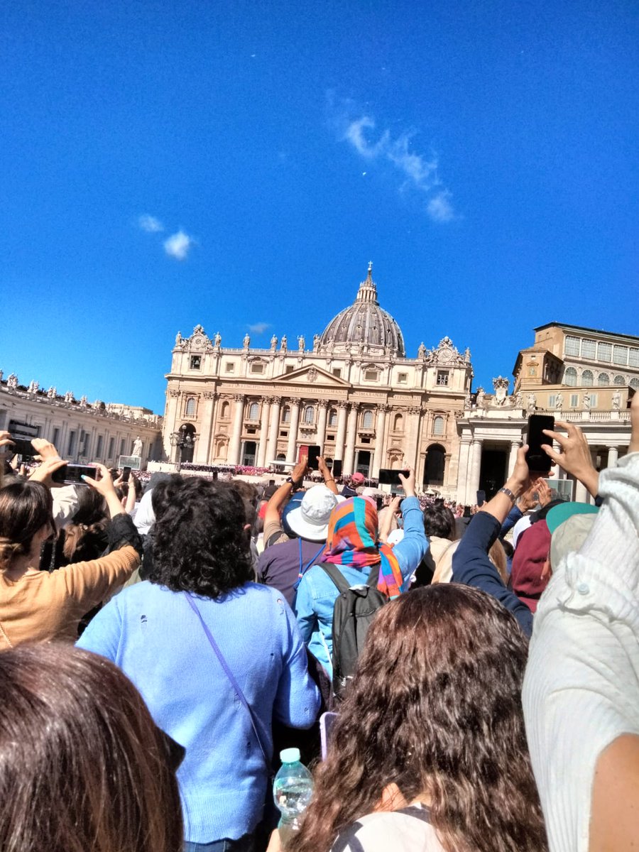 fan_zilli's tweet image. Io c'ero 
Un giorno che resterà per sempre nel mio cuore 
#papafrancesco 
#26aprile