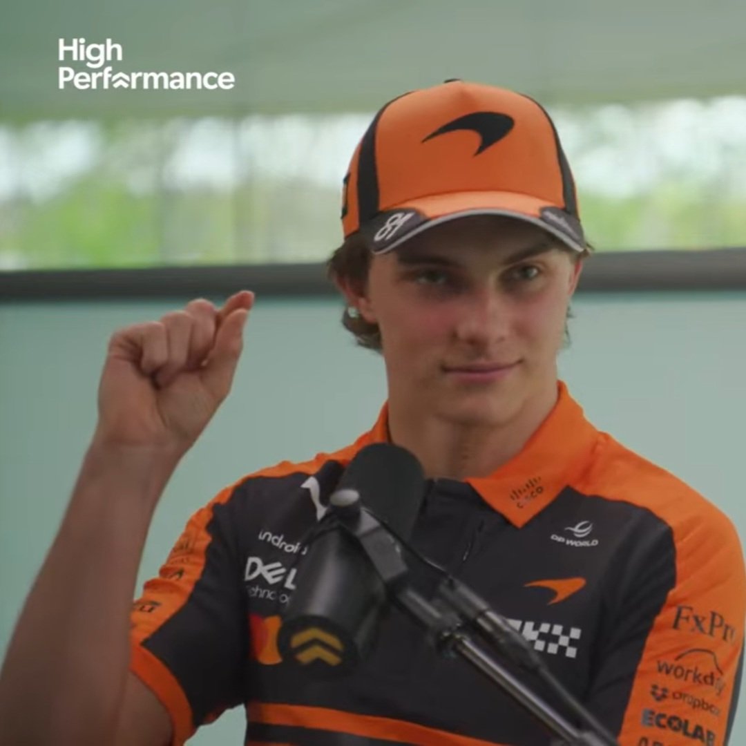 ari 🌸 tweet media