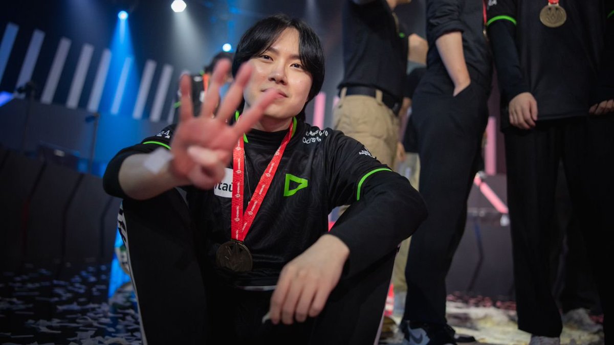 Kenny ⊳Orloff tweet media