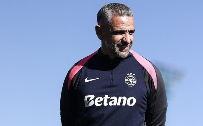 Rui Borges irónico: "É o chamado manto verde, passou-se aqui o manto verde, esteve em campo"