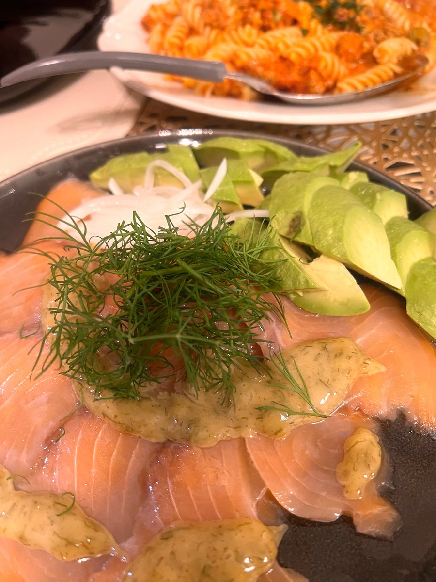 erikaraizotaro's tweet image. #TeamVKS #InterFM897 #fymam
#guyperryman

今年からベランダで育ててるディル🌿✨
意外と成長が早くてビックリ！
でも必要な量を使えるから家にあると便利~😆👍🏼🎶
さて、今週頑張ればGW✨
外はドシャ降りの雨だけど、今週もヨロシクお願いします~💕