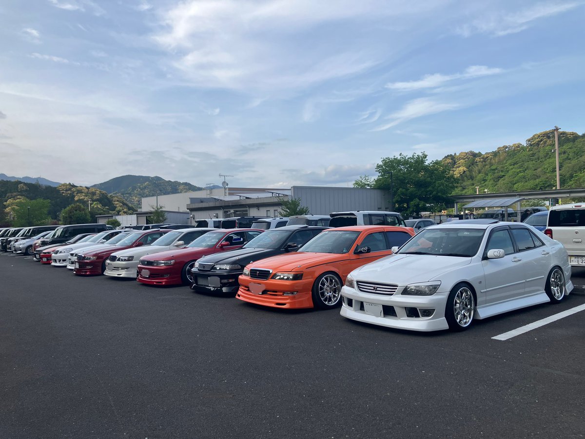 fWdfHGxwrL5Iaim's tweet photo. K's LEGENDです
26日　静岡県某所　晴れ☀️
ドリフト車集会🚗
なかなか濃〜いメンバー達で大盛り上がり😁
「本物」の人達との会話は尽きる事ないです🙆
管理人さん、駐車場お借りして申し訳ありませんでした🙇 https://t.co/qbY0TP2wyb