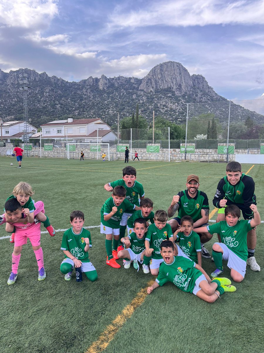 AD LA CABRERA 💚🤍⚽️ tweet media