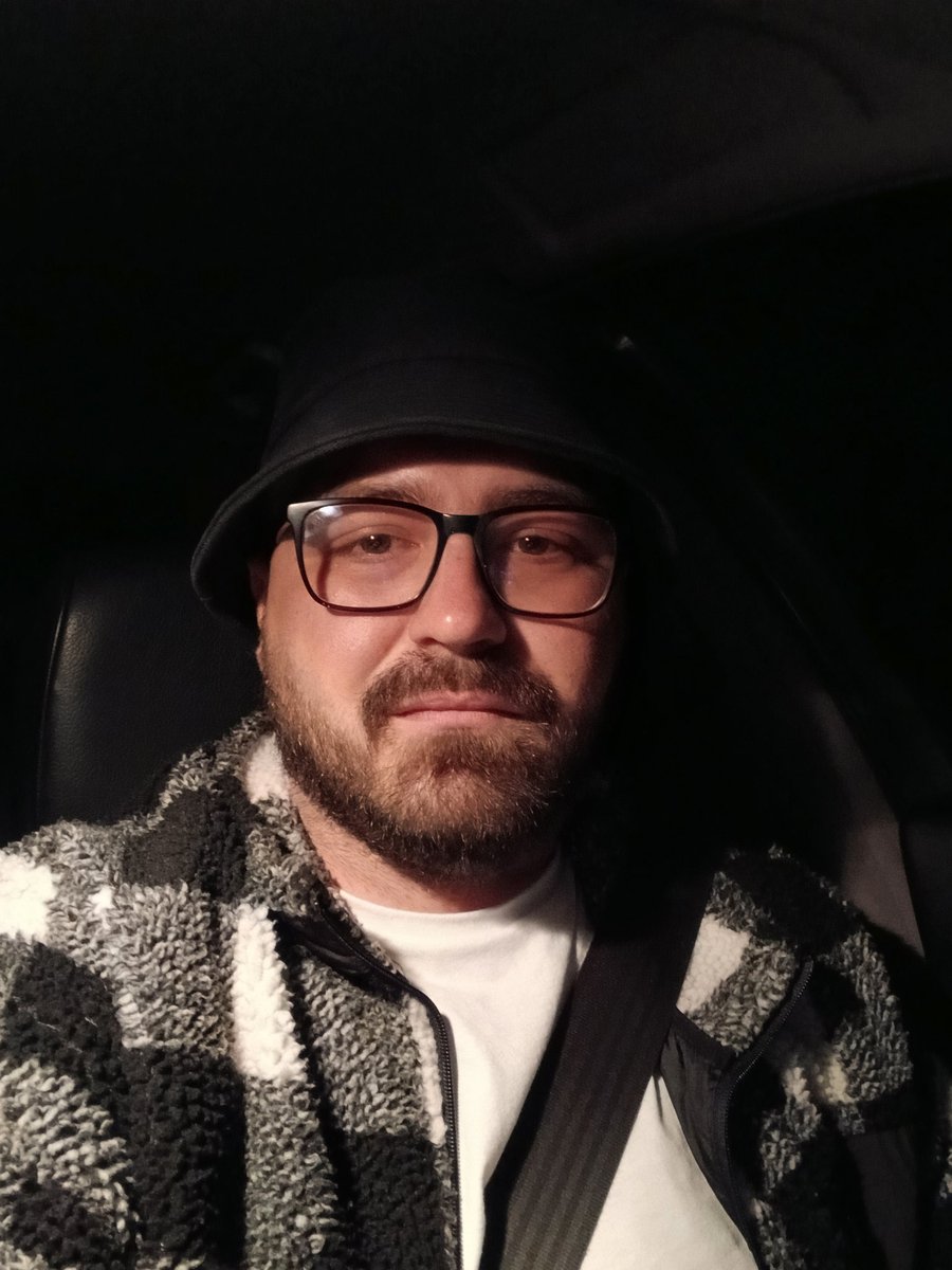 GIonut98's tweet photo. Bună seara!! #fy #fypシ゚viral https://t.co/fJX7ljo4iH