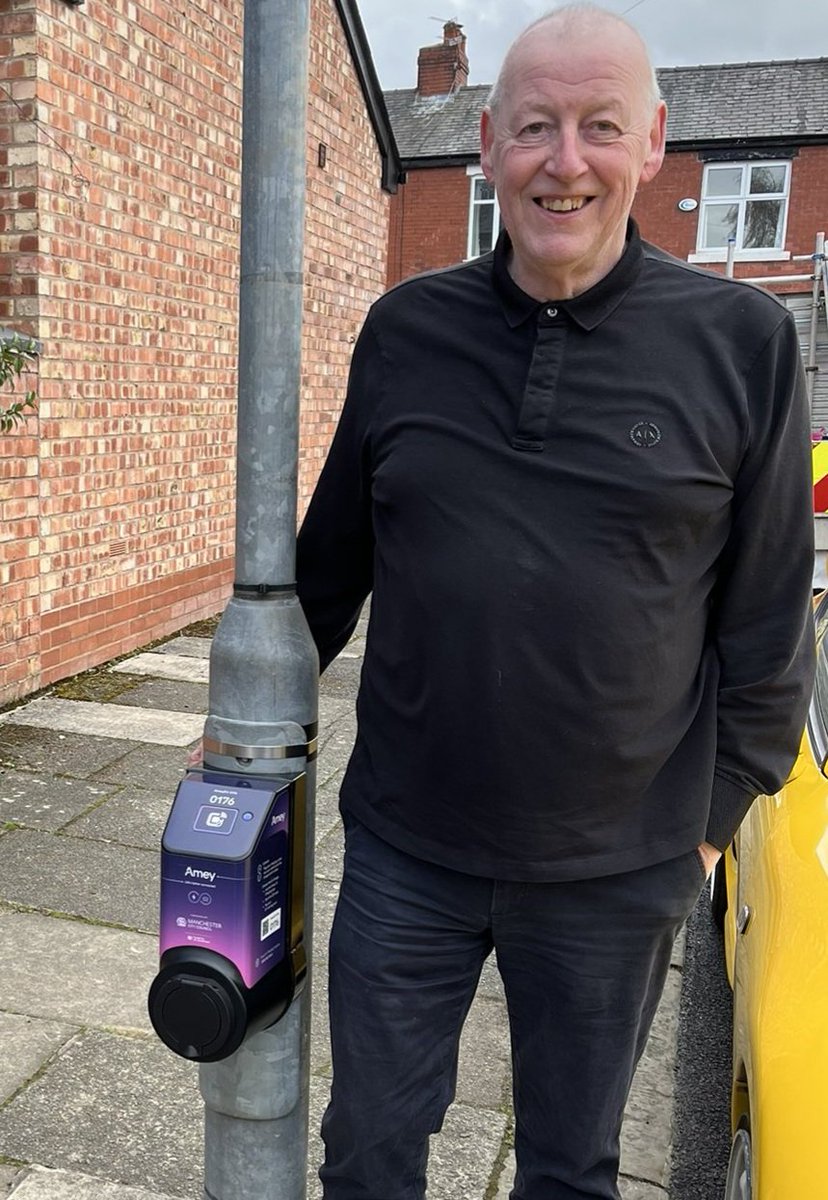 hacking4chorltz's tweet image. Finding ways of helping residents move around in a cleaner, greener way with the introduction of new lamppost EV charging points. @ChorltonLabour #chorlton