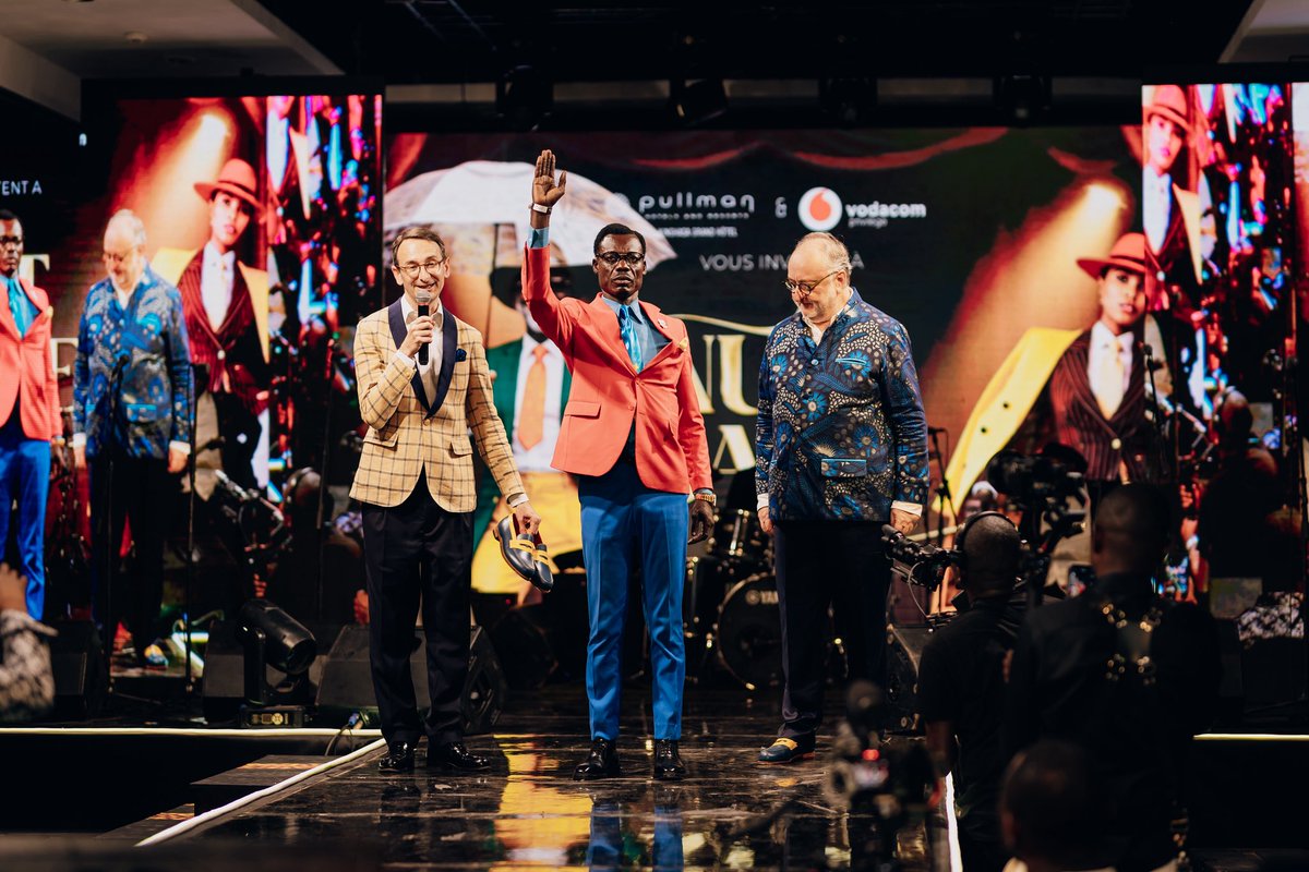 PullmanKinshasa's tweet photo. « La Nuit de la Sape au Pullman Kinshasa »

Organisée avec @Vodacomcongo , cette soirée chic a réuni les amoureux de la sapologie dans une ambiance festive et pleine d’énergie. 

Entre défilé de sapeurs ultra stylés, présentation des créations Irma et animation musicale entraînante, chaque instant était un vrai show.
Et pour pimenter le tout : le concours des mieux sapés, avec de super cadeaux à la clé.
Alors prêts pour l’édition prochaine ??🤩