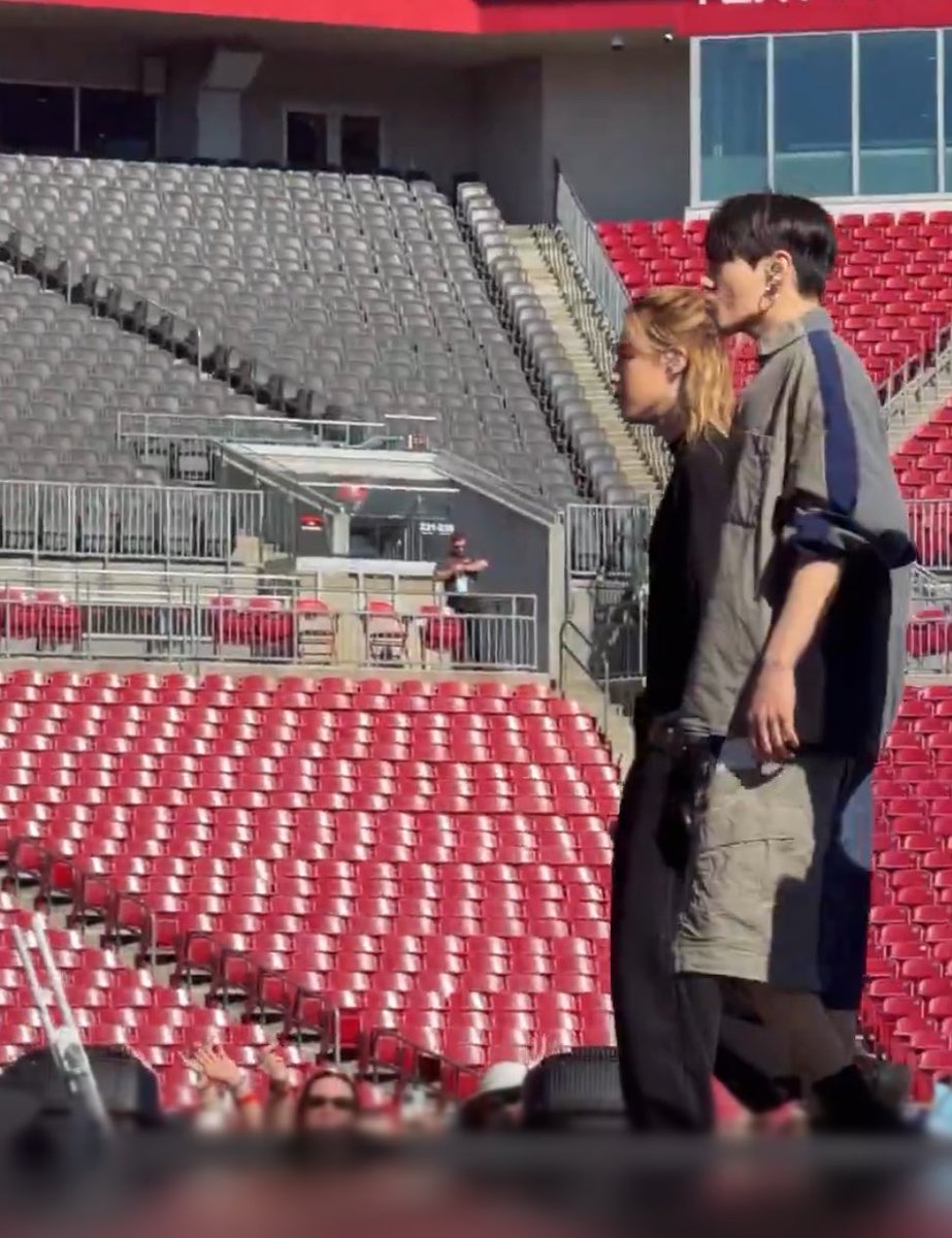 Arirang 💜 tweet media