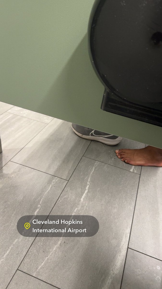 Got absolutely shit mogged in the CLE airport bathroom