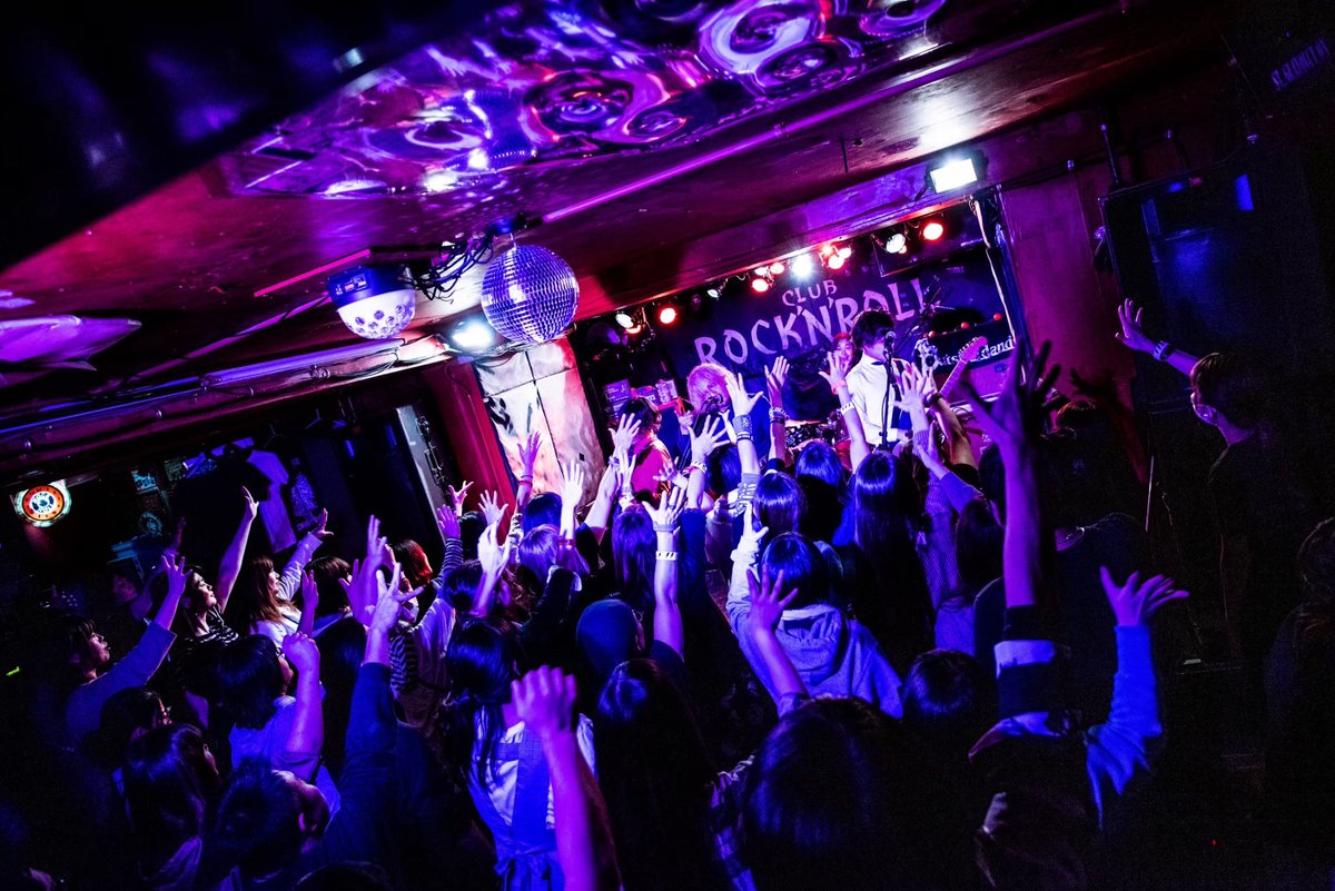 ╭━━━◇📸◇━━━━╮

　　Instagram更新

╰━━━━━━━━━━━╯

2019.11.08 新栄CLUB ROCK'N'ROLL

『 long a long〜あの日の夢は夢のままじゃない〜 』
ハイテンションツーマン編

ライブ写真を掲載！

photo by @mariookawa

▽▽▽
instagram.com/p/DXnFOLPk5xK/…