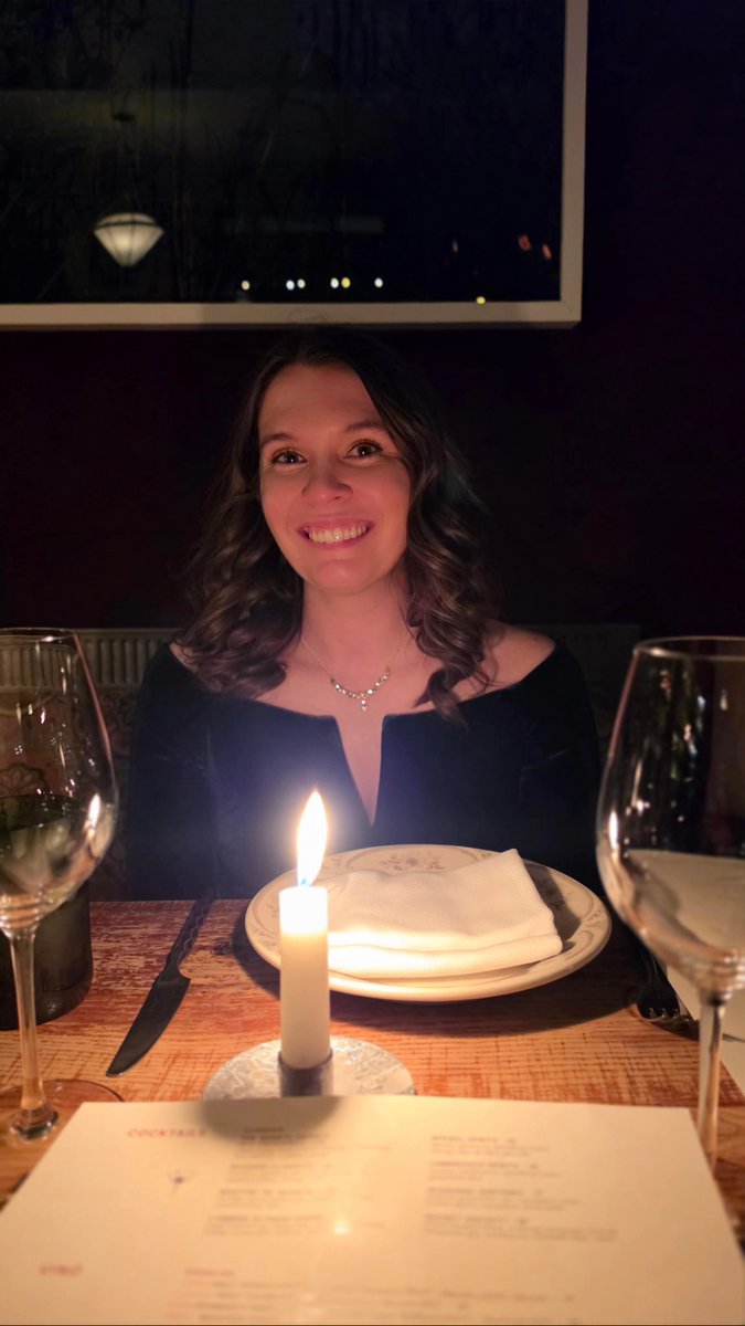 TTrekkie's tweet image. This nerd cleans up nice 💫

#GeekChic #DateNight #GeekGirls #FandomFam #PopCulture #NerdyAndProud #GlowUp #TableForTwo #FandomFun #YourFandomBestie