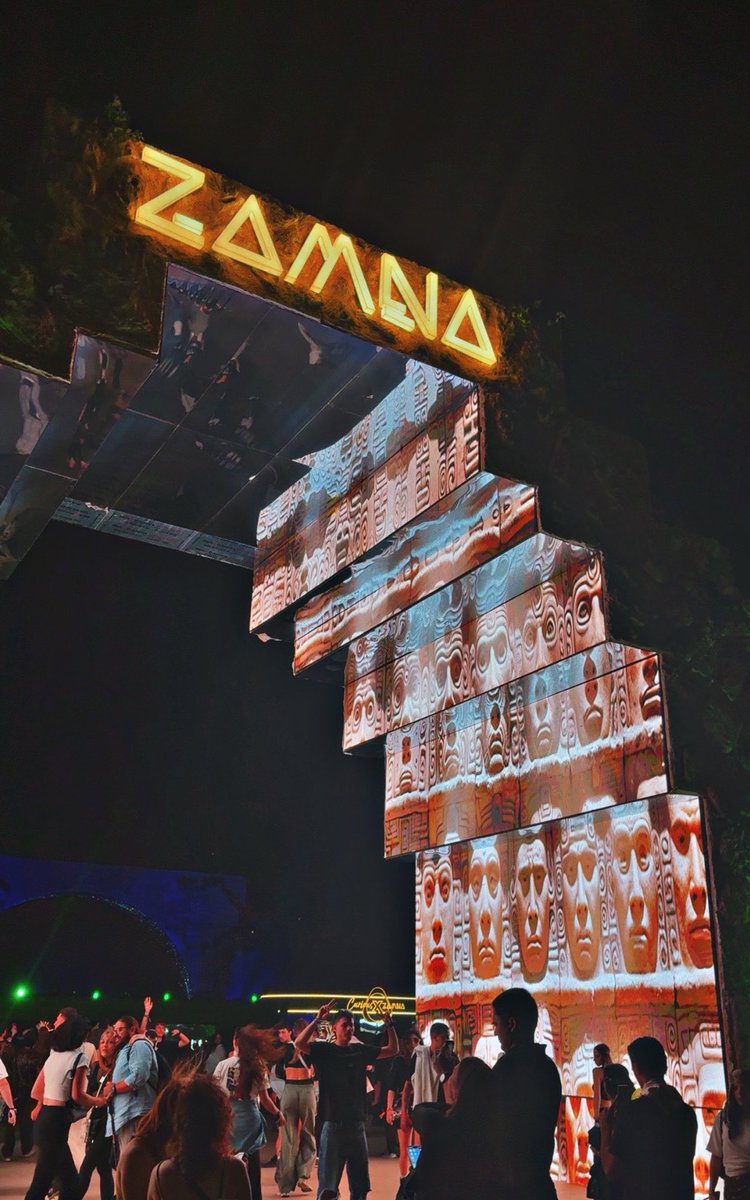 UsefSaad97's tweet photo. A magical night at the pyramids✨ https://t.co/09vYLHdBLP