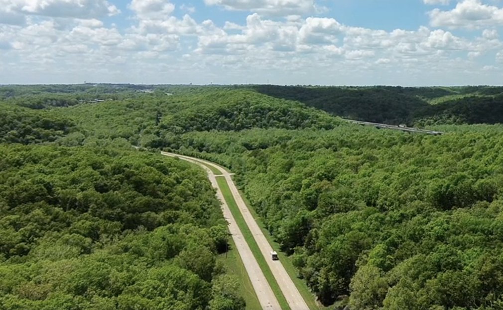 kytv's tweet image. ROUTE 66: The 100-Year Ride visits Hooker Cut: ky3.com/2026/04/26/rou… 

#Route66 #Route66Centennial