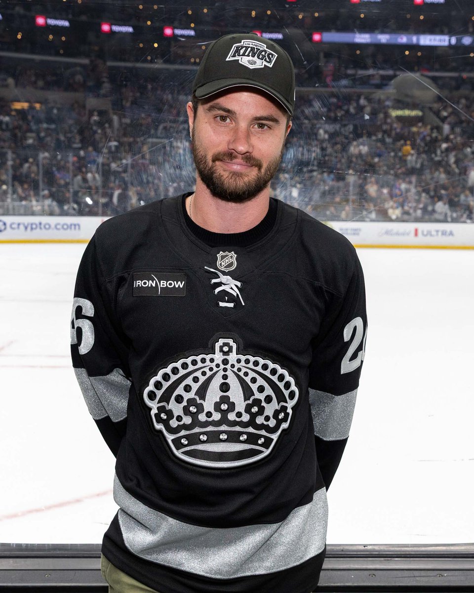 NHL's tweet photo. We're STOKED to have Chase Stokes, star of Outer Banks, in the building for Game 4! 🙌 #StanleyCup 

🇺🇸: @NHL_On_TNT
🇨🇦: @Sportsnet &amp; @TVASports 2 https://t.co/p2SbZsM3ly
