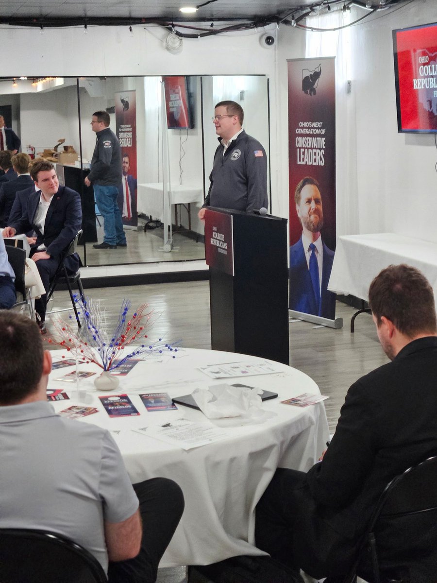 OhioYRs's tweet photo. Great time at the @OhioCRs convention, congrats to their new chairman @andrewlbelcher! Ohio YRs have a fantastic partnership with the CRs that will only continue to grow stronger! https://t.co/r4MbnzIuU4