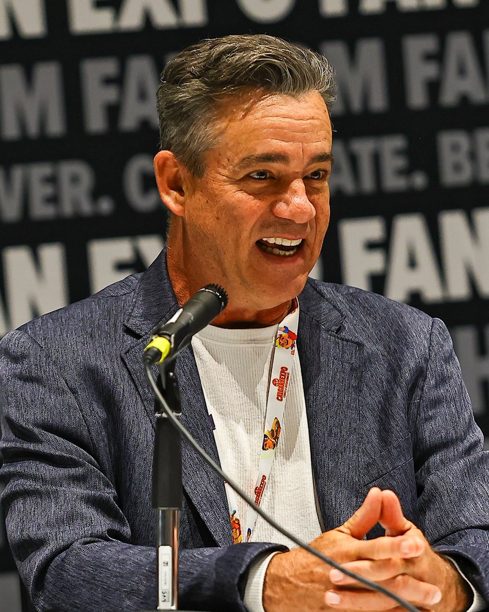 Calgaryexpo's tweet image. Yeehaw, Calgary 🐎
A few more panel moments from today, this time with a little extra western flair.

#CALGARYEXPO #Calgary #YYC #StarWars #PopCulture