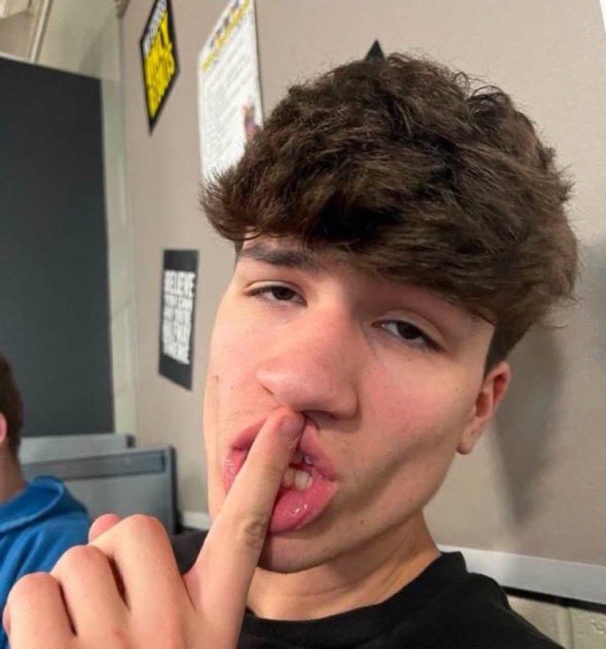 genZloony tweet media