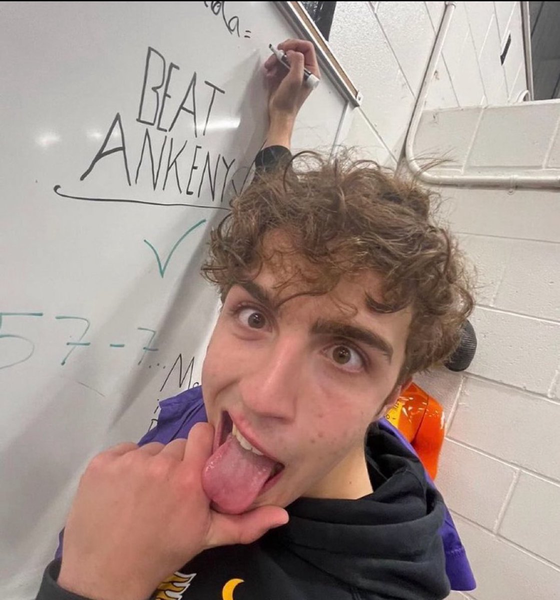 genZloony tweet media