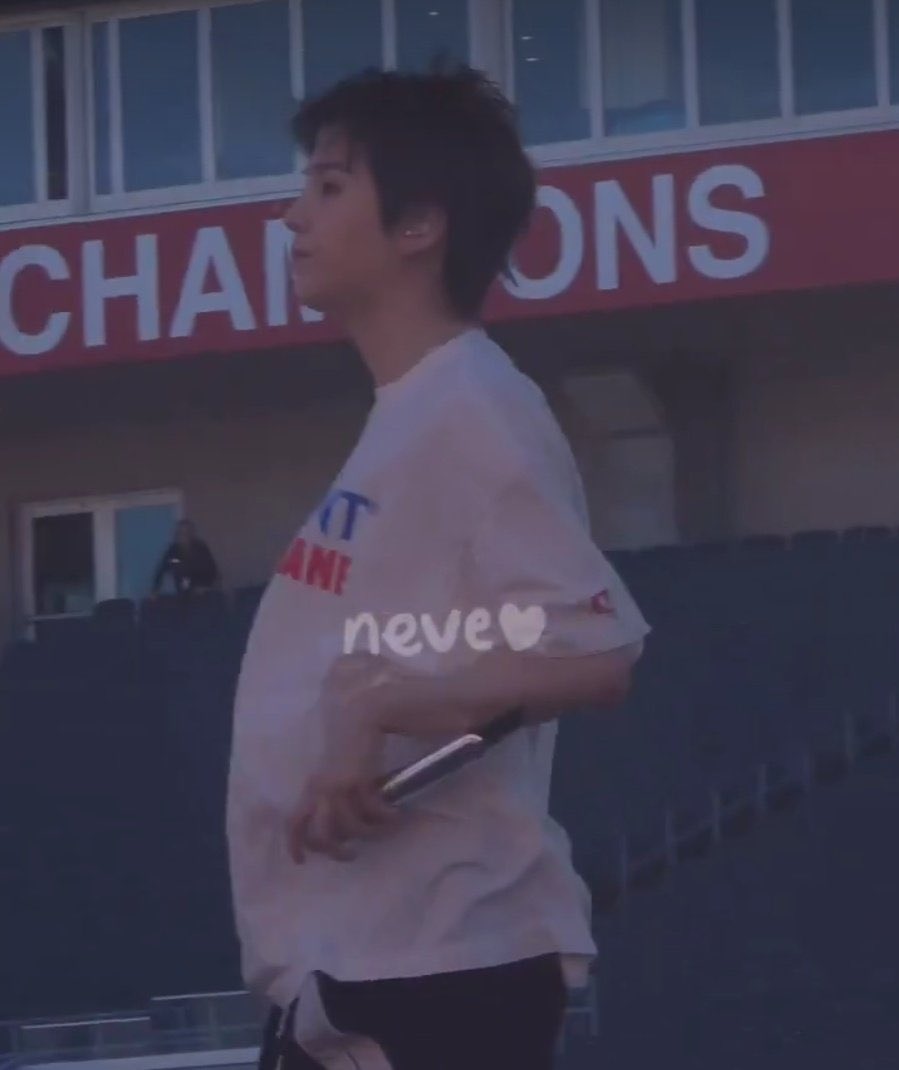 seokjinnie's cheeks 👨🏻‍🚀💙 tweet media