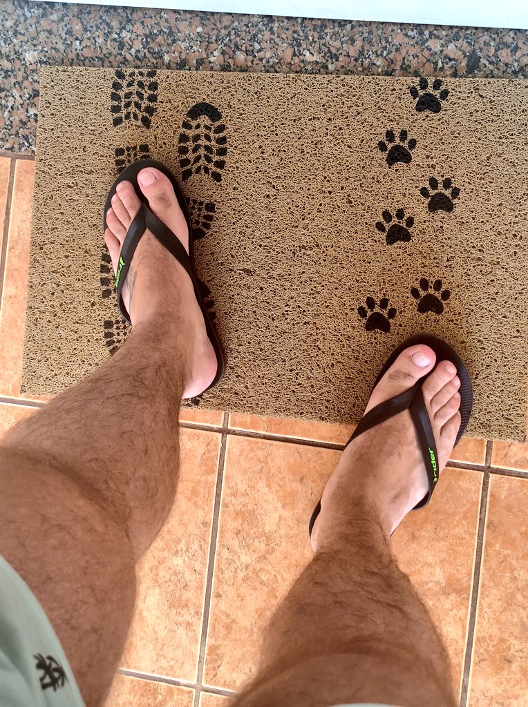 ma_petroline's tweet image. Sunday home 
#feet #home #feetfetısh