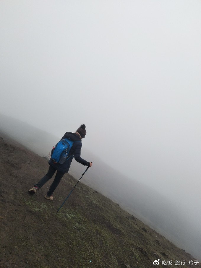 fanforbasgan's tweet image. [Solo road trip detour to a hidden lake at golden hour  Drove 3hrs, hiked 1mi, and got lost in the view. Worth every minute. #Wanderlust #NatureLovers]