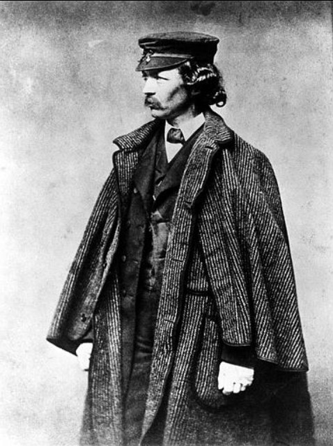 raisinghistory's tweet photo. #OnThisDay, the man known as the "Father of American Landscape Architecture", Frederick Law Olmsted, was born. 
I've been honored to portray him for: Friends of Olmsted Beil House &amp; Friends of Anderson Park
#olmsted #olmstedparks #landscapearchitecture #publicparks #publicgardens https://t.co/ZOCsyO6FHY