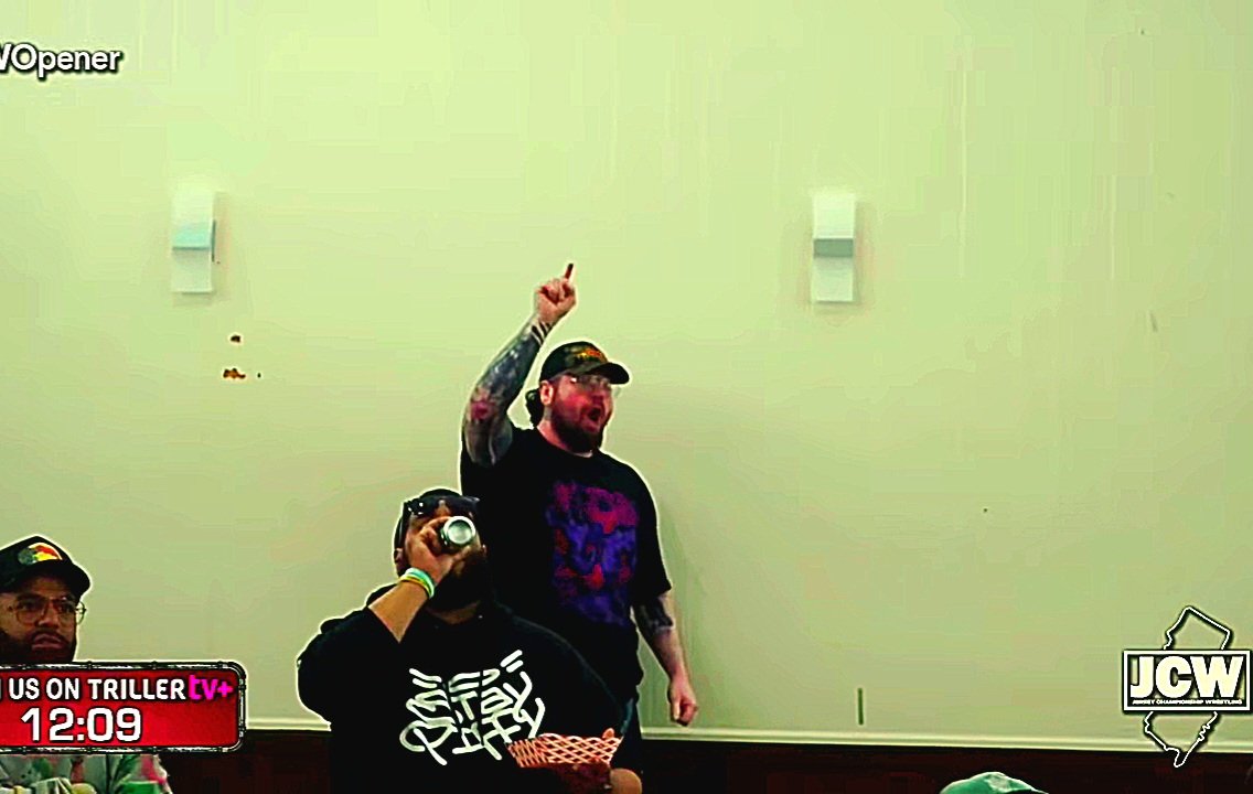 TacoMark94's tweet photo. @the_gnomie @1called_manders And here: We see a Bear 🐻 in his natural habitat https://t.co/AbmhBgMmBE